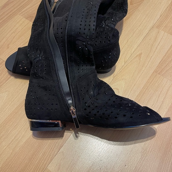 Brand new boots, newer worn suede knee high, open toe. - Picture 3 of 11